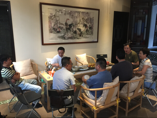 滁州商会应邀参观粤韵画坊(图1)